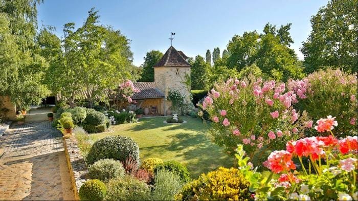 Garden house outdoor space property listproperty4free adds value feel living part make like