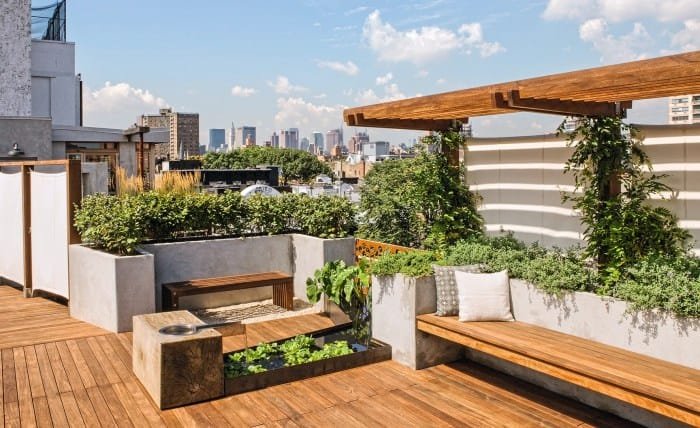 Rumah dengan rooftop garden