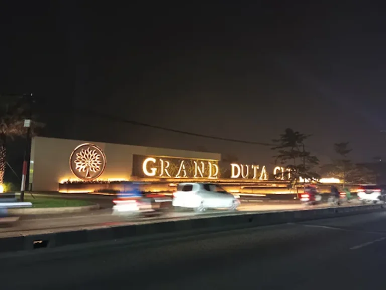 Suasana Jalan Gerbang GDC Parung